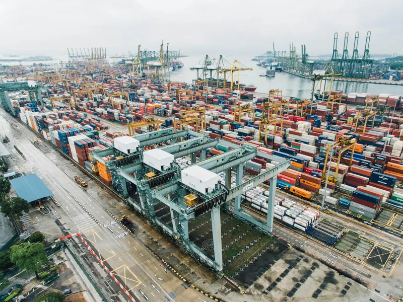 Cảng container nhìn từ trên cao